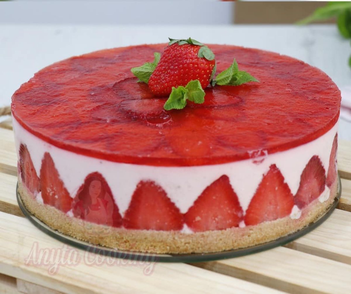 Cheesecake cu căpșuni fără coacere